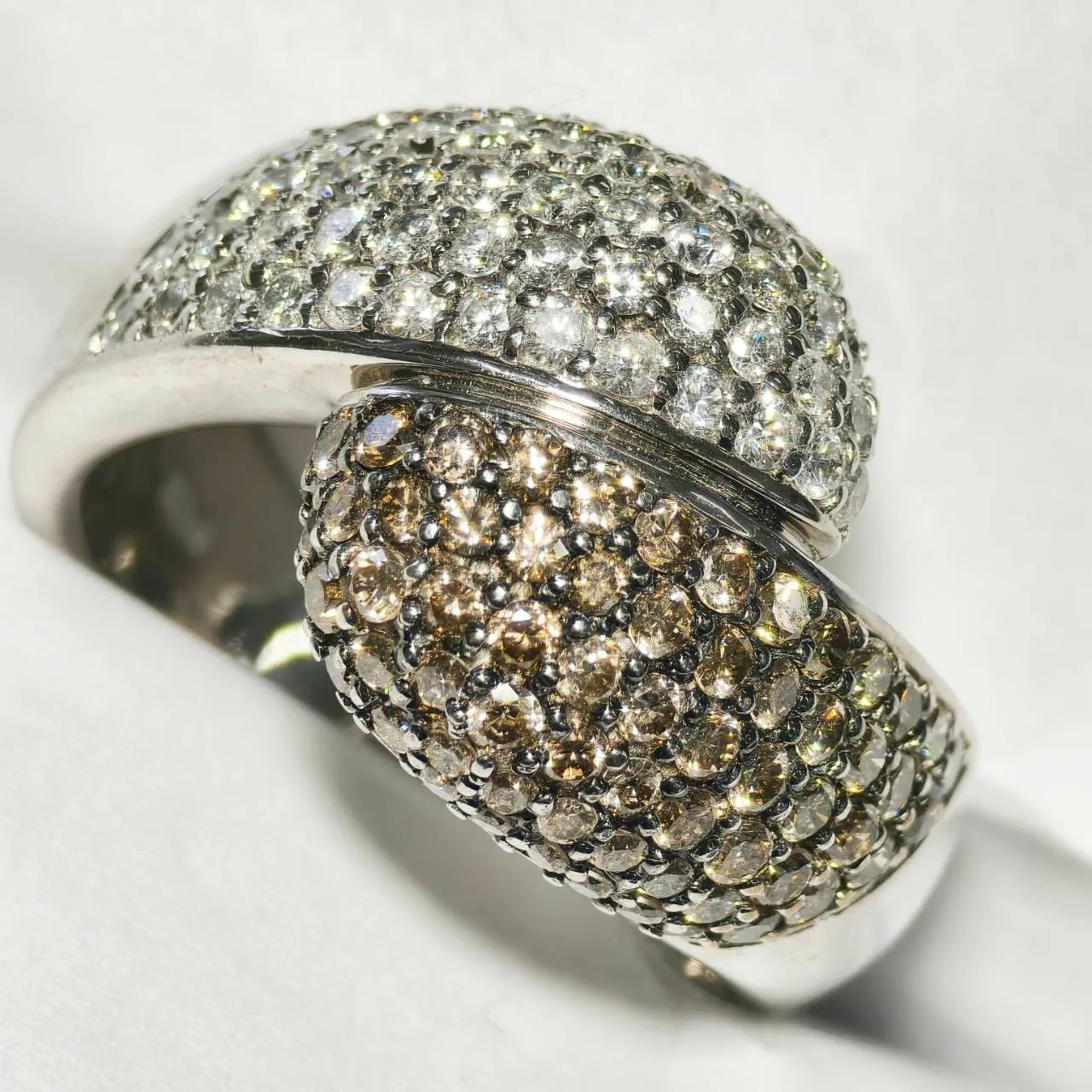 ブラウンダイヤモンド　リング　ホワイトゴールド　K18WG